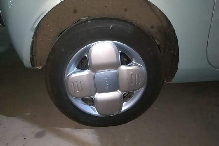 Used Geely Galaxy Panda 2024 Panda Mini 200km Endurance Bear Right Rear Wheel Hub