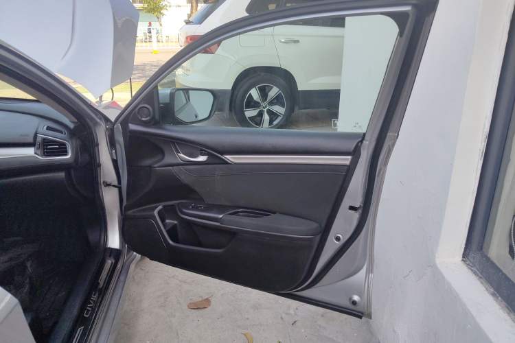 Used Honda Civic 2016 220TURBO Manual Luxury Edition