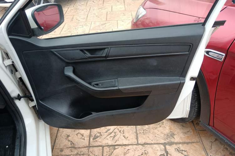 Used Skoda Fabia 2015 1.4L Automatic Front-Drive Model
