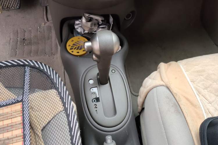 Used Nissan March 2010 1.5L Automatic Easy-Style Version
