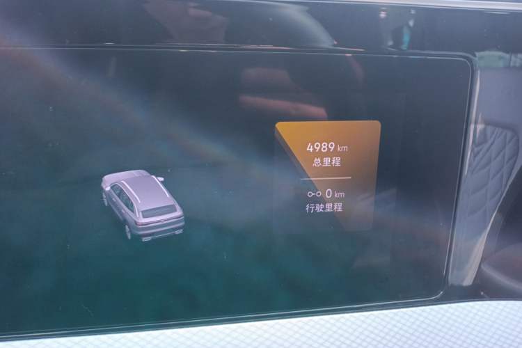 Used Volkswagen Tavendor 2024 380TSI All-Wheel-Drive R-Line Cruise Premium Edition Odometer Close Up