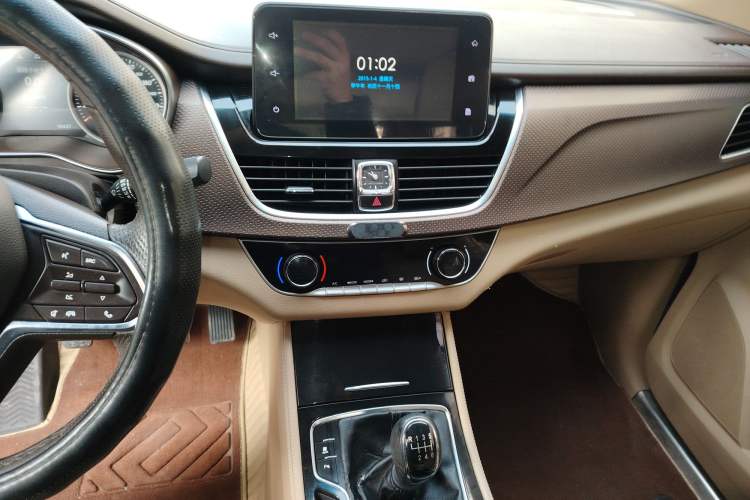 Used Baojun 730 2017 1.5T Manual Style 7 Seats China V
