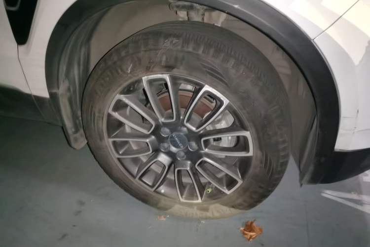 Used Lynk & Co 01 2020 2.0T Two-Wheel Drive Pure Pro Version China VI Standard Right Front Wheel Hub