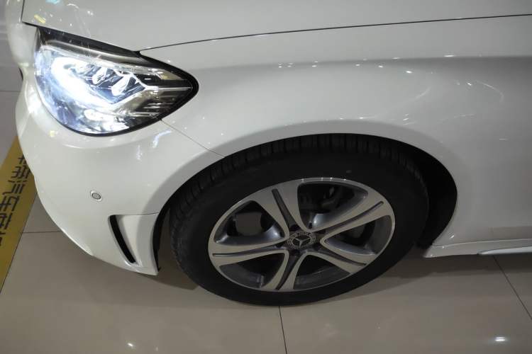 Used Mercedes-Benz C-Class 2020 Restyled C 260 L Sport Edition Left Front Wheel Hub