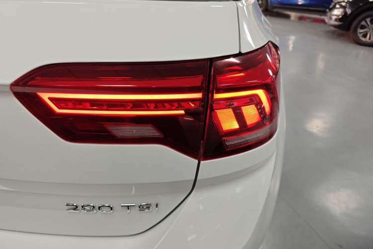 Used Volkswagen T-ROC 2021 280TSI DSG Two-Wheel Drive Comfort Connect Edition