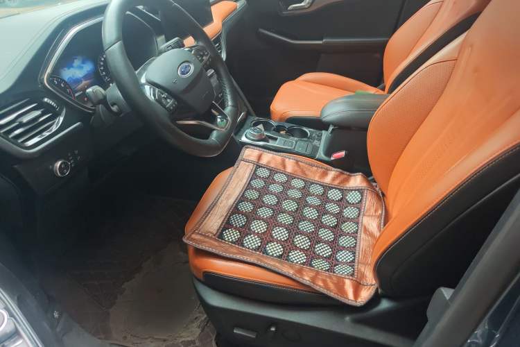 Used Ford Escape 2020 EcoBoost 245 Two-Wheel-Drive Titanium Edition
