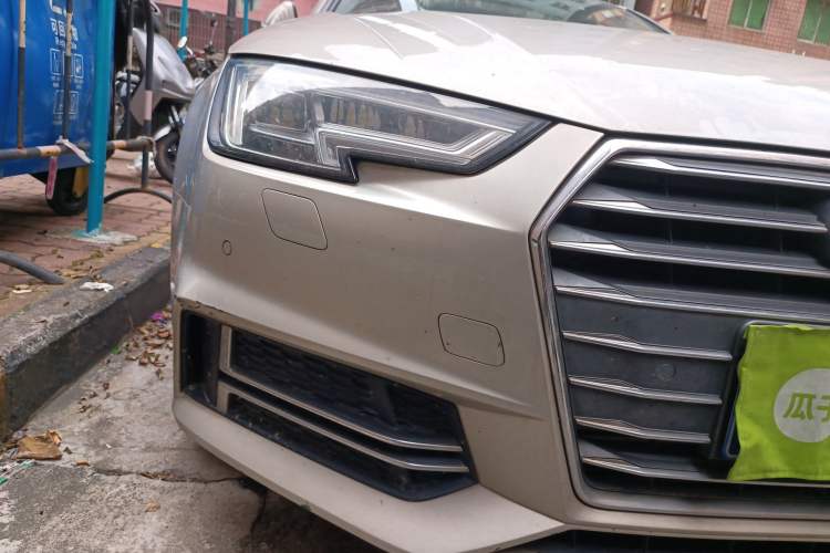 Used Audi A4L 2018 30th Anniversary Edition 40 TFSI Fashion Model
