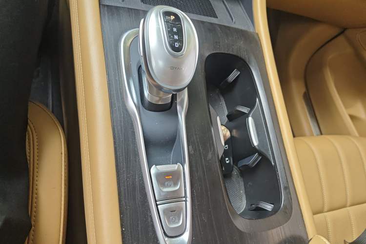 Used VOYAH Dream 2024 PHEV Extended-Range Premium Edition Gear Lever