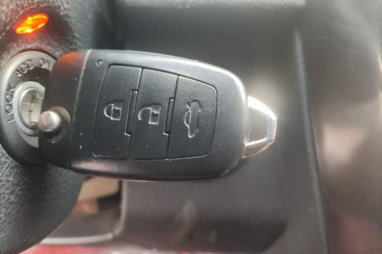 Used Bestune X80 2013 2.0L automatic comfort version
