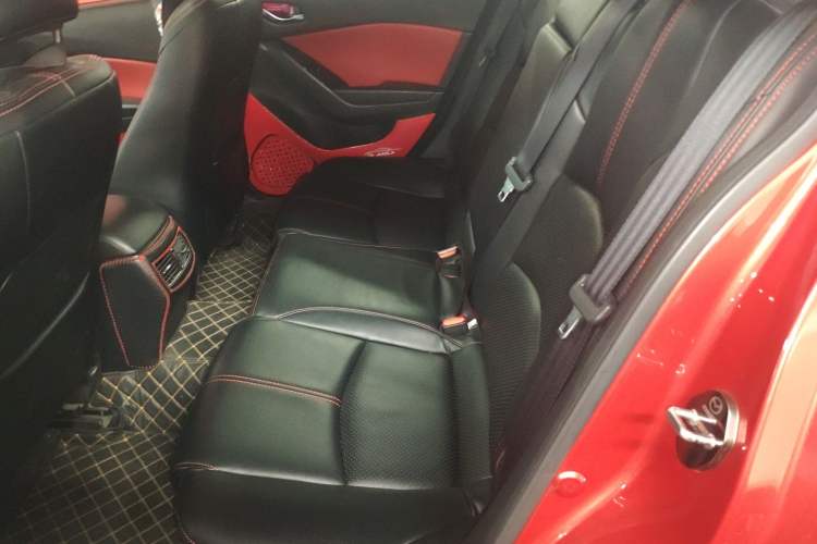 Used Mazda 3 Axela 2017 Hatchback 2.0L Automatic Luxury Model Emission Standard China V Left Rear Seat