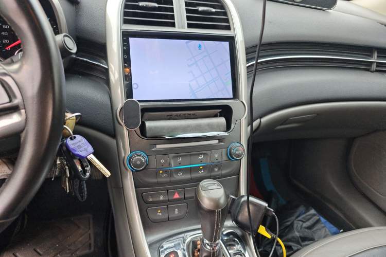 Used Chevrolet Malibu 2014 2.0L Automatic Luxury Edition Audio And AC Panel