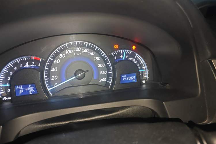 Used Toyota Camry 2016 2.0G 10th Anniversary Leading Edition Odometer Close Up