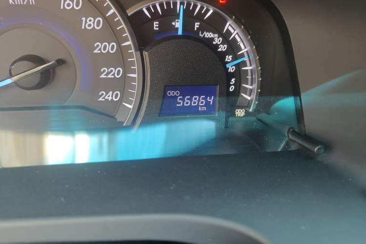 Used Toyota Camry 2016 2.5G 10th Anniversary Deluxe Navigation Edition Odometer Close Up