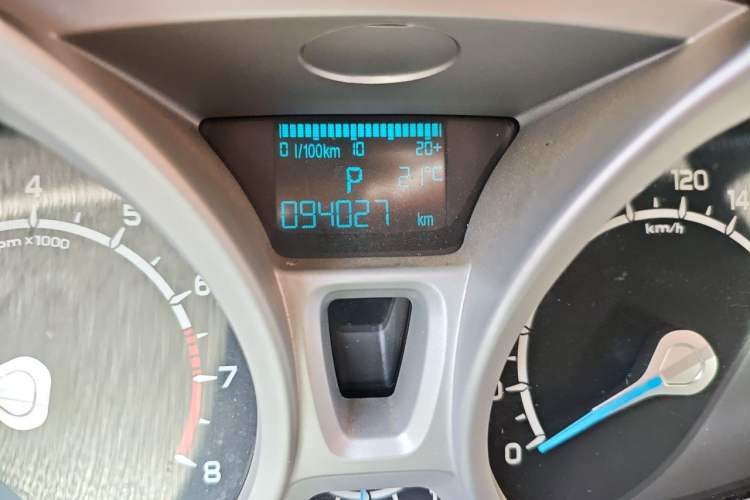 Used Ford EcoSport 2013 1.5L Automatic Prestige Model Odometer Close Up