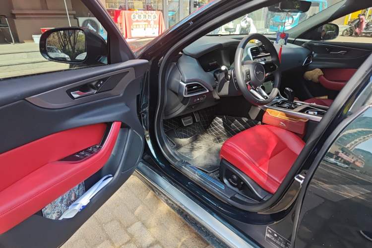 Used Jaguar XEL 2023 2.0T 250 PS R-DYNAMIC S Advanced Sport Edition Driver Seat