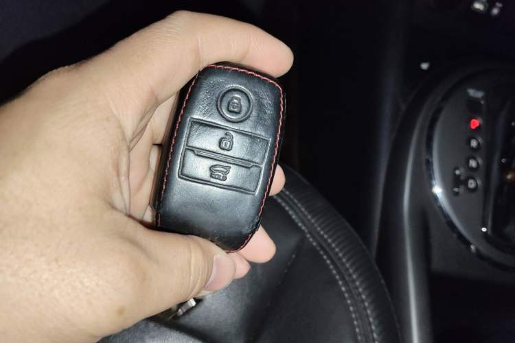 Used Kia Sportage R 2015 2.0L Automatic Two-Wheel Drive DLX Model