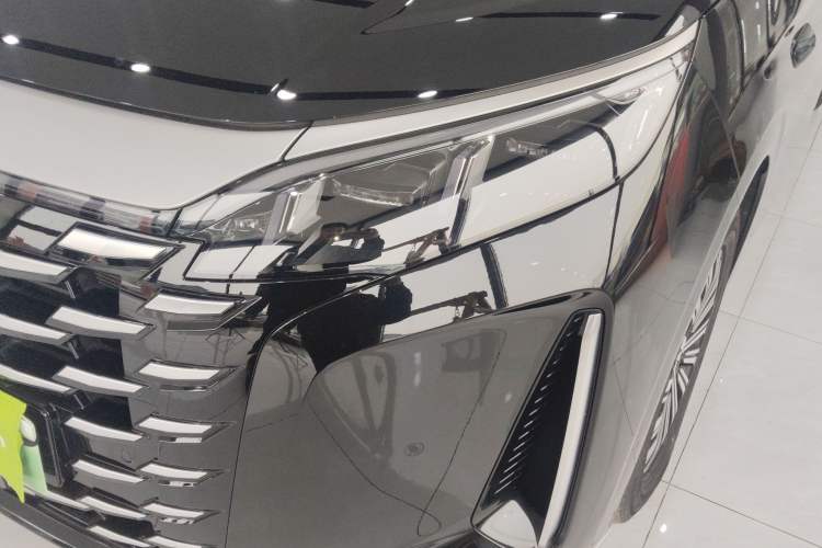 Used BYD Xia 2025 DM-i 1.5T 180km Excellence Model
