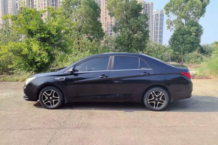 Used BYD G5 2014 1.5TID Automatic Prestige Model
