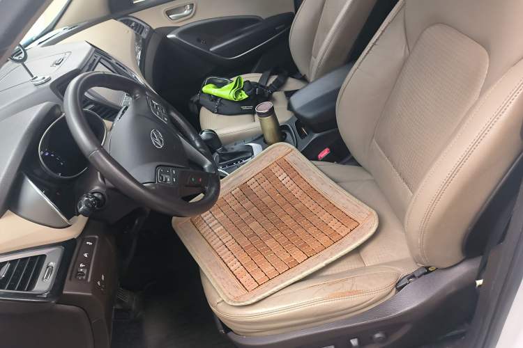 Used Hyundai Santa Fe 2013 2.4L Automatic Two-Wheel Drive Smart Version Left Front Seat