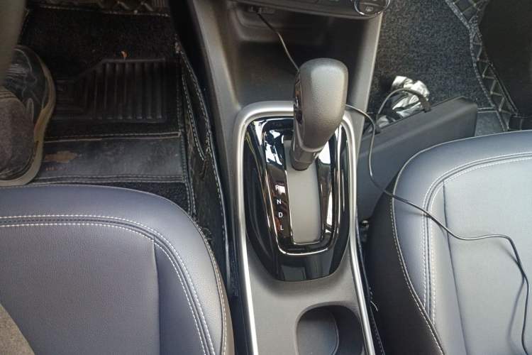 Used Chevrolet Trax 2021 325T Automatic Fun Edition China VI Standard Gear Lever