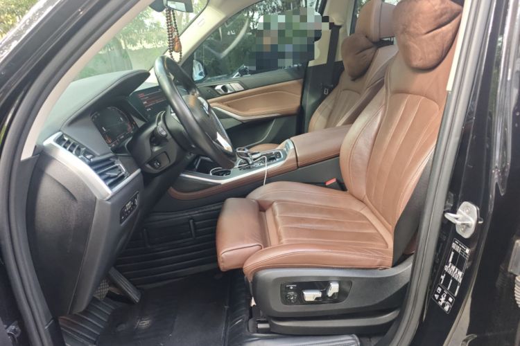 Used BMW X7 2019 xDrive40i Luxury Package with Leading Features
