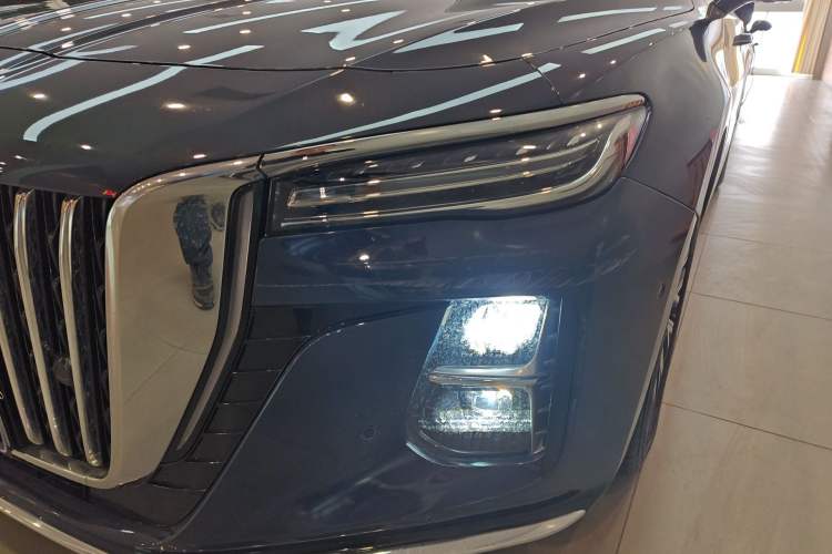 Used Hongqi H5 2023 2.0T Automatic Smart Connect Flagship Edition Left Front Headlight