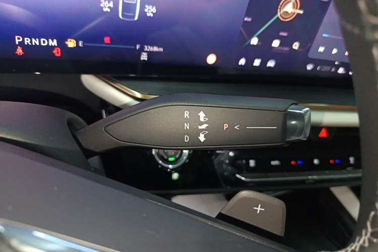 Used Buick Envision 2026 Model Equinox Plus Four-Wheel-Drive Avenir Aivia Gear Lever