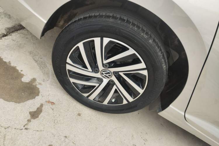 Used Volkswagen Lavida 2022 280TSI DSG Comfort Edition Right Rear Wheel Hub
