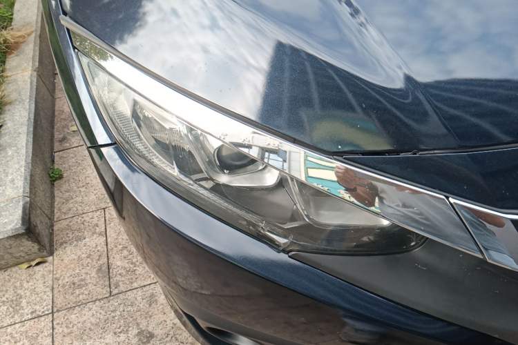 Used Honda Civic 2016 220TURBO CVT Luxury Edition Right Front Headlight