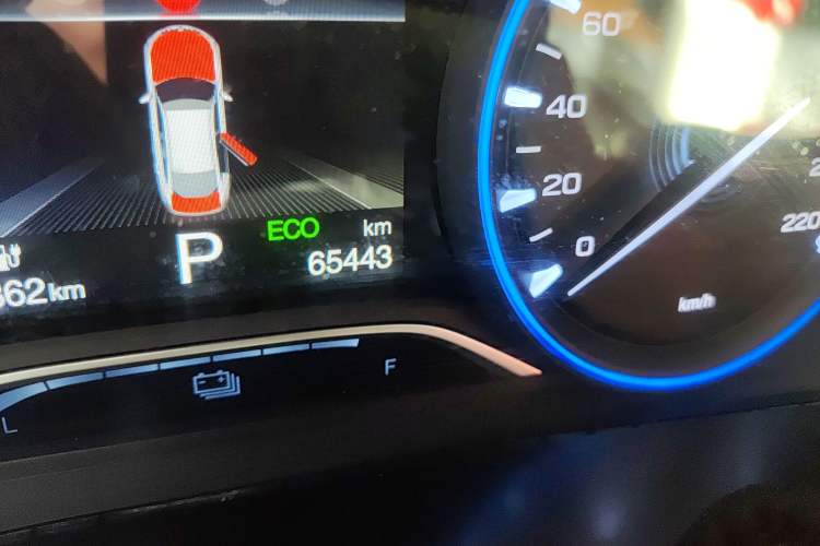 Used AION S 2023 Meizu 580 Lithium Iron Phosphate Odometer Close Up