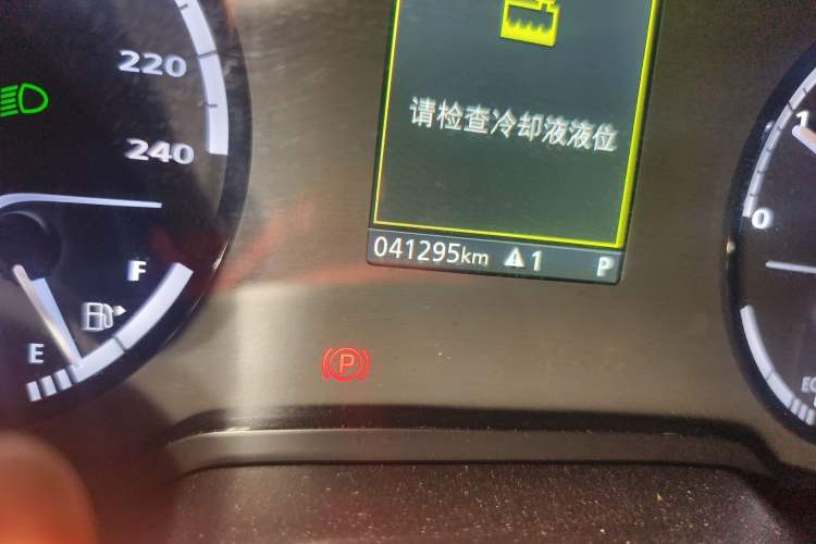 Used Qoros 5 2017 1.6T Automatic Prestige Model Odometer Close Up