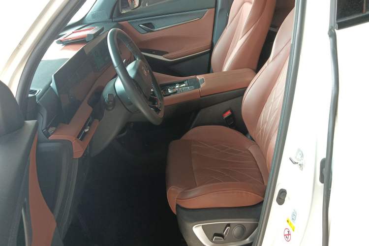 Used Changan CS75 PLUS 2024 3rd Generation Champion Edition 1.5T Intelligent Drive Dynamic Model
