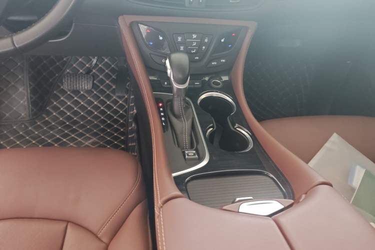 Used Buick Envision 2019 28T 4x4 Elite Version China V Standard Gear Lever