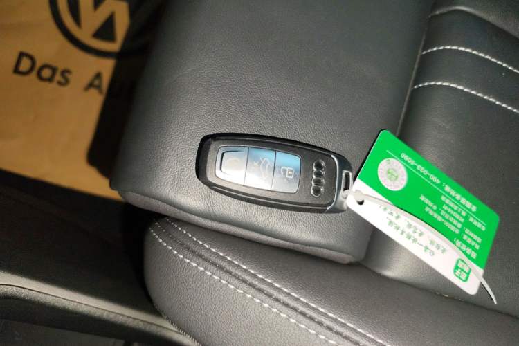 Used Audi Q5 e-tron 2023 40 e-tron Shining Edition Mecha Kit
