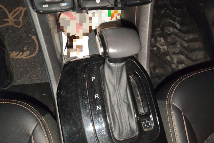 Used GAC Trumpchi GS3 2017 200T Automatic Elite Edition Gear Lever