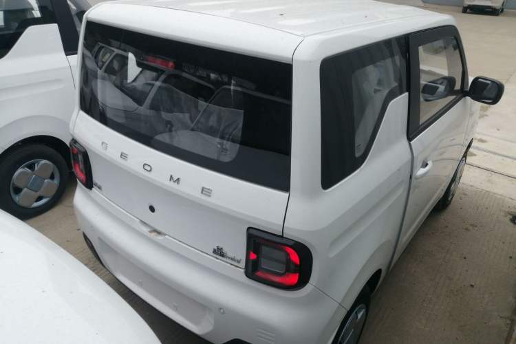 Used Geely Galaxy Panda 2024 Panda Mini 200km Endurance Bear