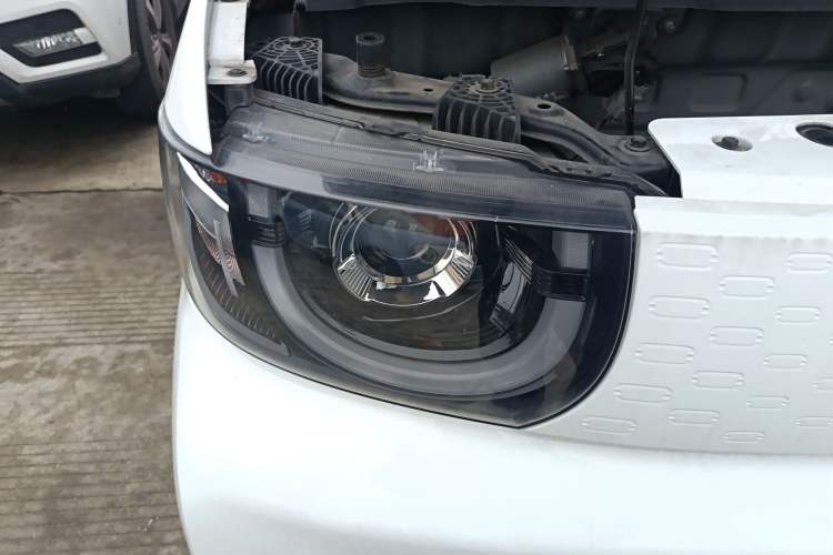 Used Chery QQ Ice Cream 2022 170km Sundae Phosphate Lithium-Ion