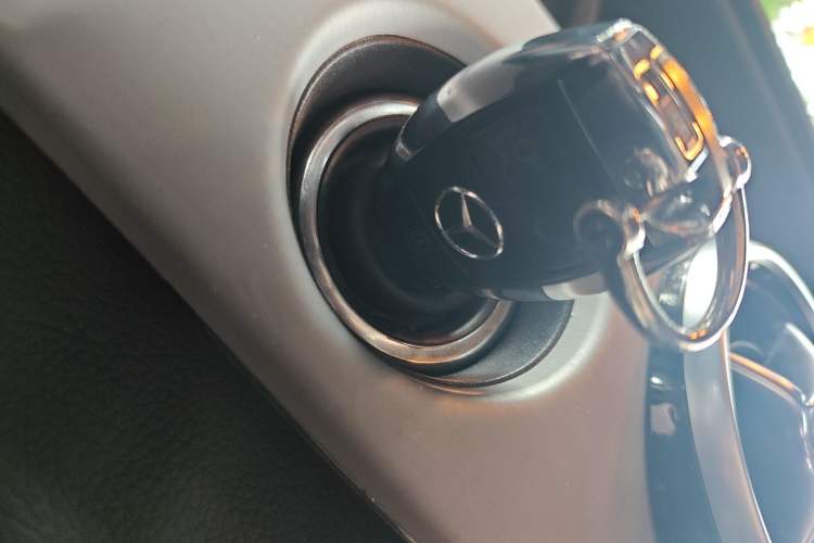 Used Mercedes-Benz GLK-Class 2015 GLK 260 4MATIC Fashion Edition Ultimate Version
