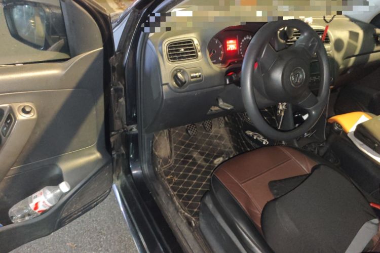 Used Volkswagen Polo 2011 1.4L Manual ZhiLe Edition Driver Seat