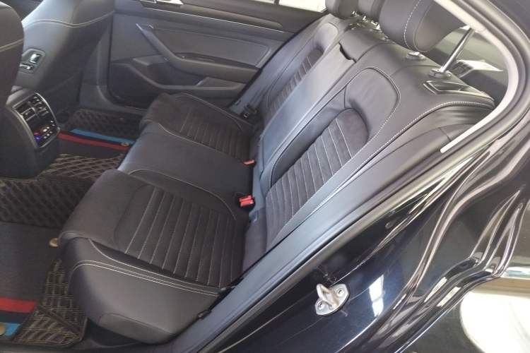 Used Volkswagen Magotan 2020 380TSI DSG Luxury Version Left Rear Seat