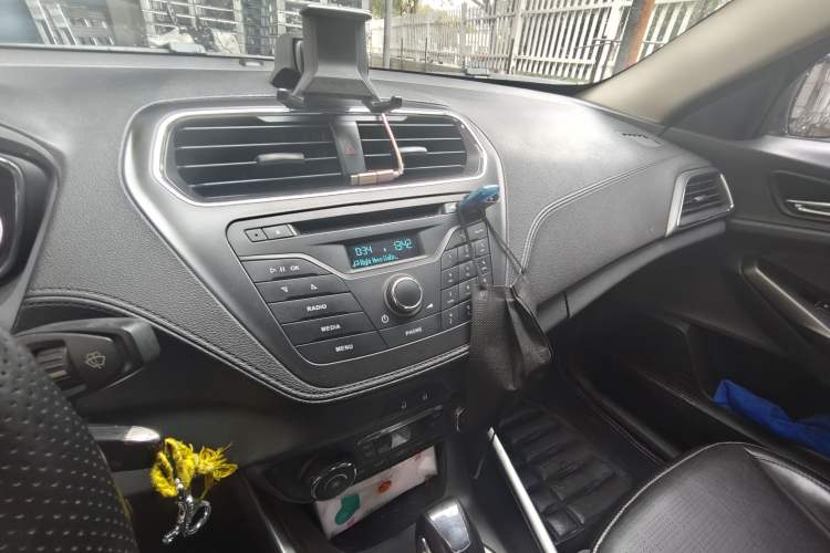 Used Ford Escort 2015 1.5L Automatic Fashion Model
