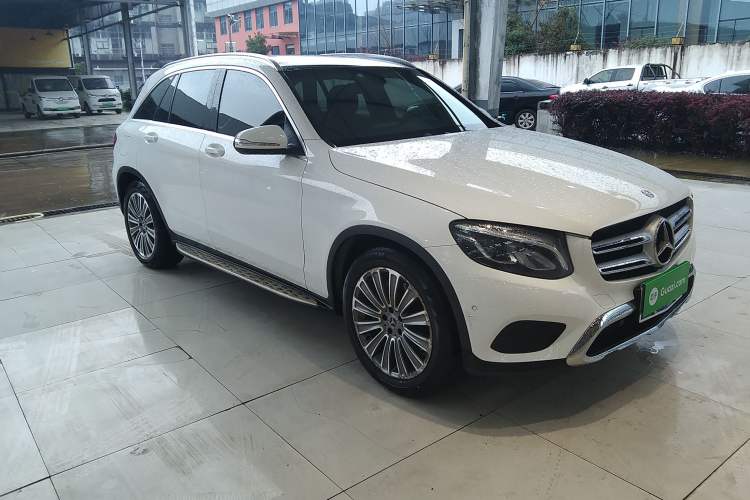 Used Mercedes-Benz GLC 2017 GLC 200 4MATIC Front Right 45 Deg