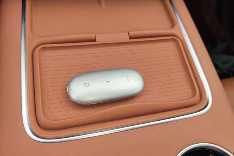 Used Li Auto L8 2023 Pro Model
