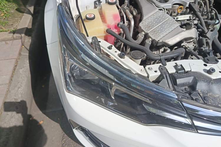 Used Toyota Corolla 2017 Revised Version 1.2T S-CVT GL Exterior 3