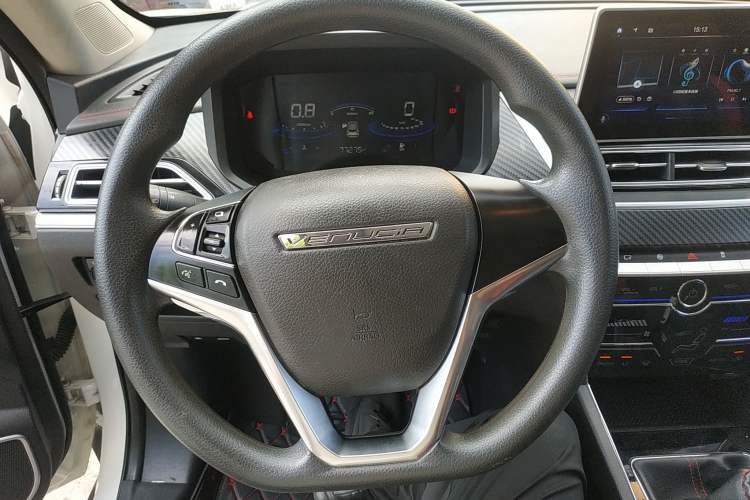 Used Venucia T60 2020 1.6L Manual Smart Vision Version China VI Standard
