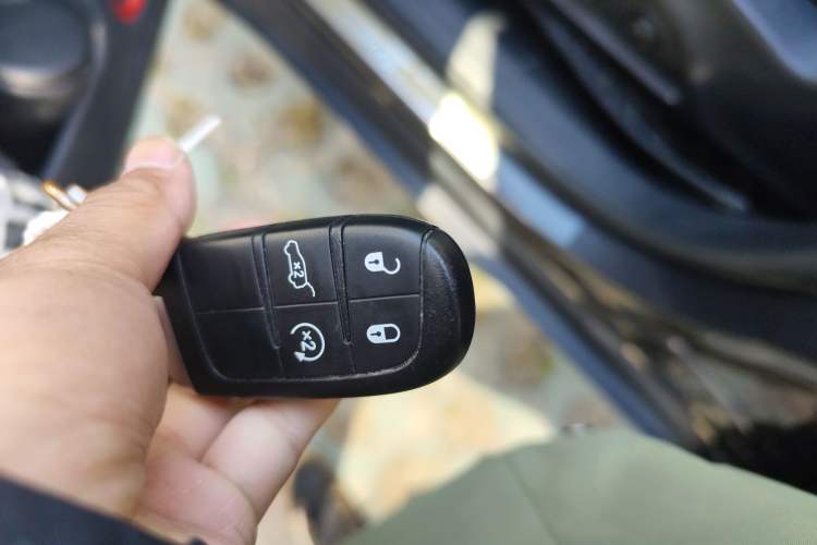 Used Jeep Compass 2017 200TS Automatic High-Performance All-Wheel Drive Edition Vehicle Key