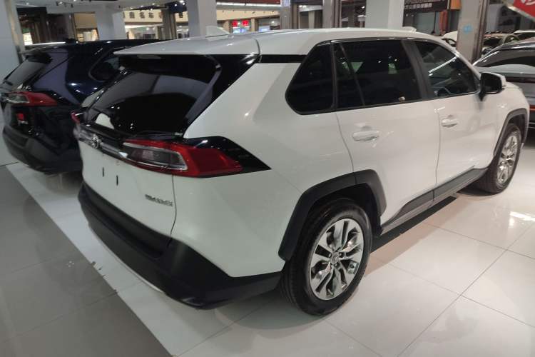 Used Toyota Wildlander 2022 2.0L CVT Two-Wheel Drive Luxury PLUS Edition
