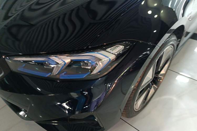 Used BMW i3 2023 eDrive 40 L Midnight Sports Package
