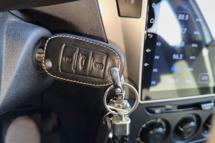 Used Peugeot 301 2014 1.6L Manual Comfort Edition Vehicle Key