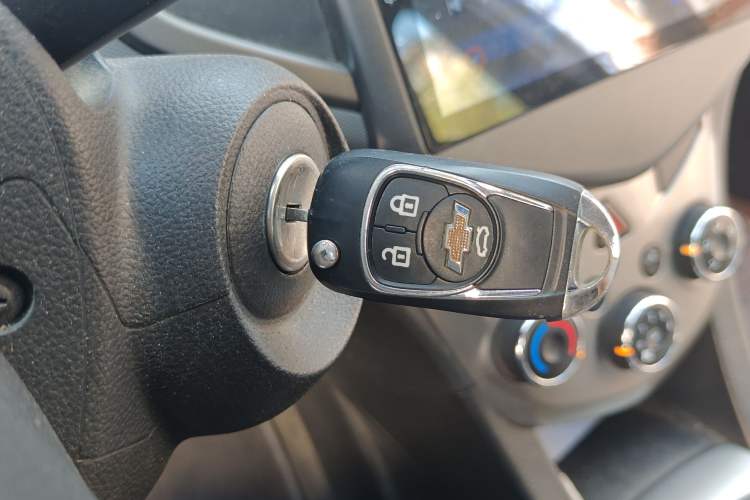 Used Chevrolet Aveo Sonic 2011 Sedan 1.4L Manual Transmission SE
